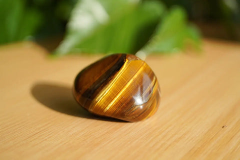 Comment utiliser l'oeil de tigre en lithothérapie : propriétés et bienfaits