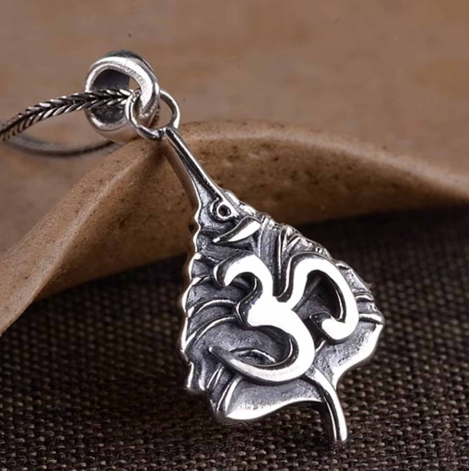 Pendentif Bouddhiste Om Argent 925