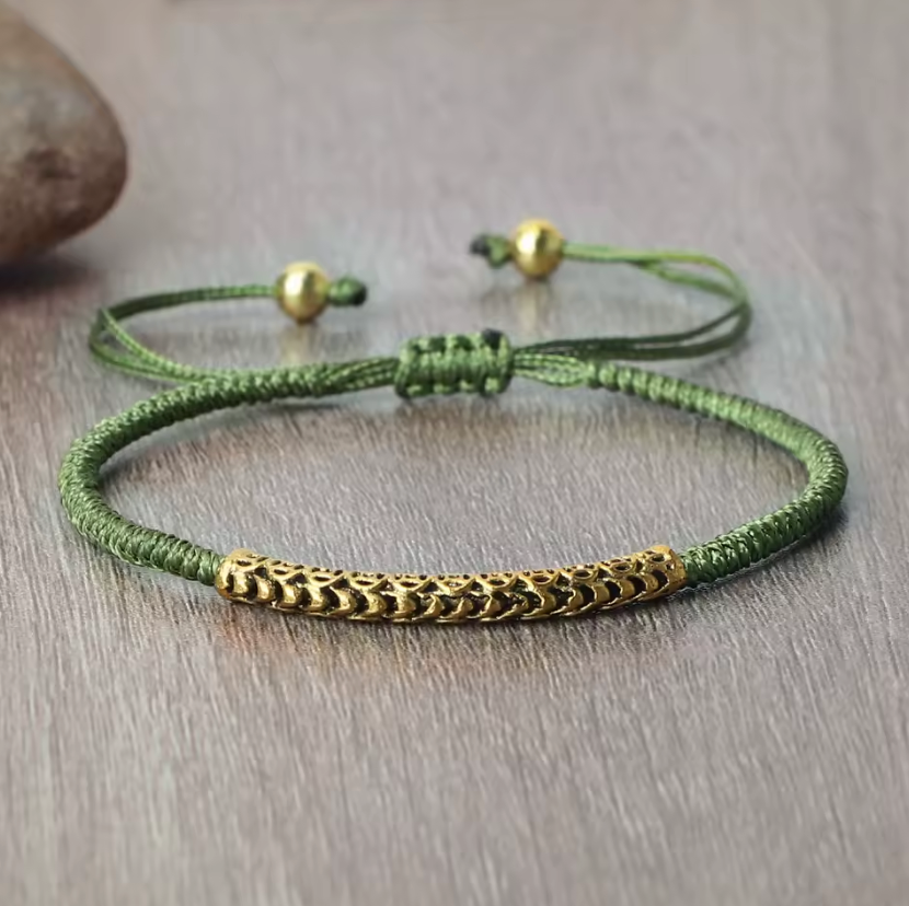 Grünes buddhistisches Glücksbringer-Armband