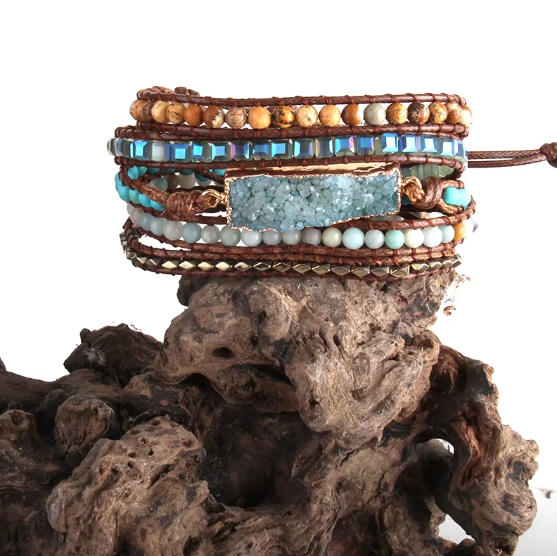 Türkisfarbenes Wickelarmband mit blauer Druse