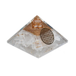 Orgonite Pyramide Pure Lumière en Sélénite & Symbole Fleur de Vie