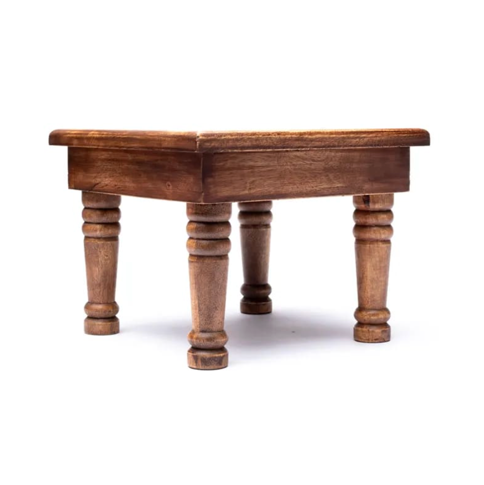 Table basse en bois d’Acacia au style rustique avec pieds tournés.