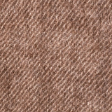Texture serrée de laine brune, motif tissé en diagonales. Alt: Châle de Méditation 100% Laine de Yak—grande écharpe marron à texture douce et chaude.