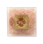 Orgonite Pyramide en Quartz Rose – Symbole Cœur et Énergie d’Amour