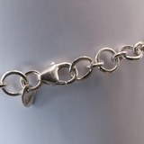 Bracelet en argent 925 avec maillons ronds et fermoir, lumière et détails nets, pierre Lapis Lazuli évoquée par le nom du produit Bracelet Ciel des Anciens.
