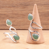 Bague Élén de Printemps Aventurine Verte et Argent 925 : bague silver avec pierres vertes surmontée d’un motif élégant.