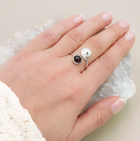 Anillo Vela de Claridad Aguamarina y Plata 925 – Calma y Expresión