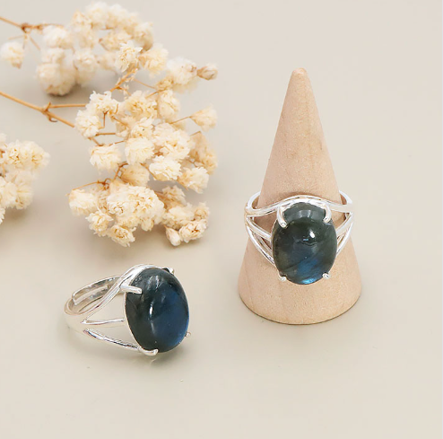 Anillo Vela de Claridad Aguamarina y Plata 925 – Calma y Expresión