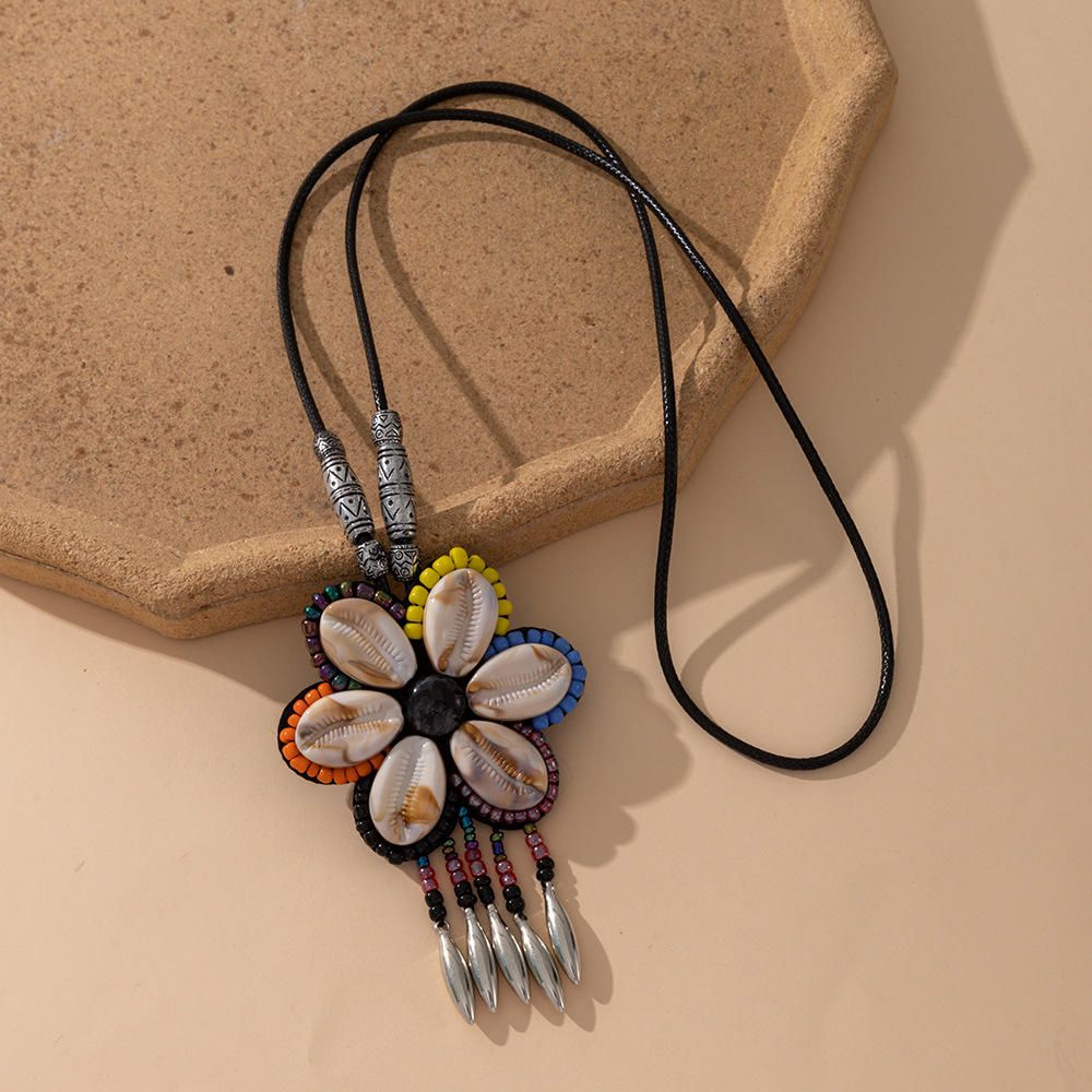 Collier Fleur de Coquillages Cauris