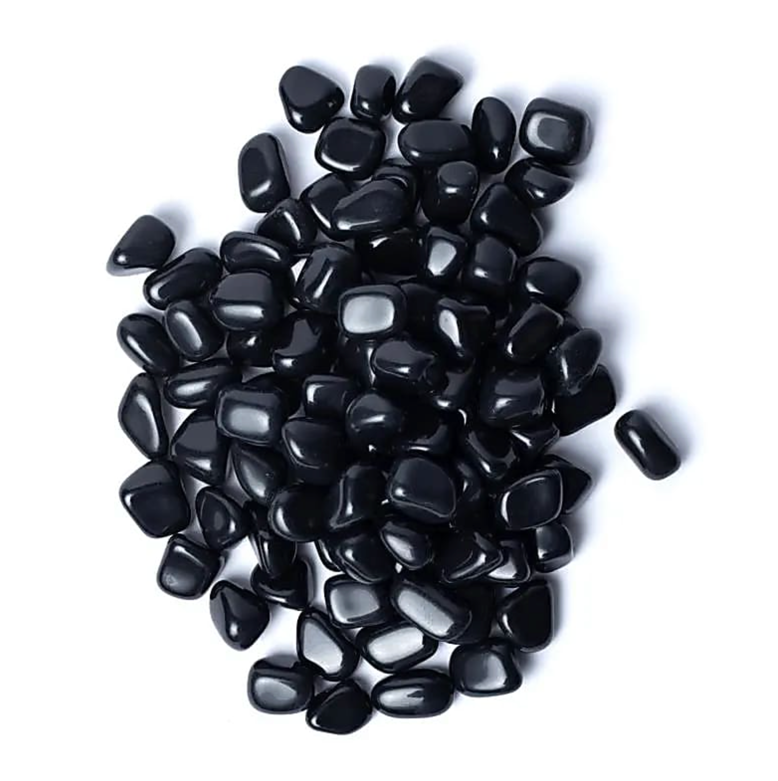 Galet(s) polis en agate noire, glossy et lenticulaires, regroupés sur fond blanc.