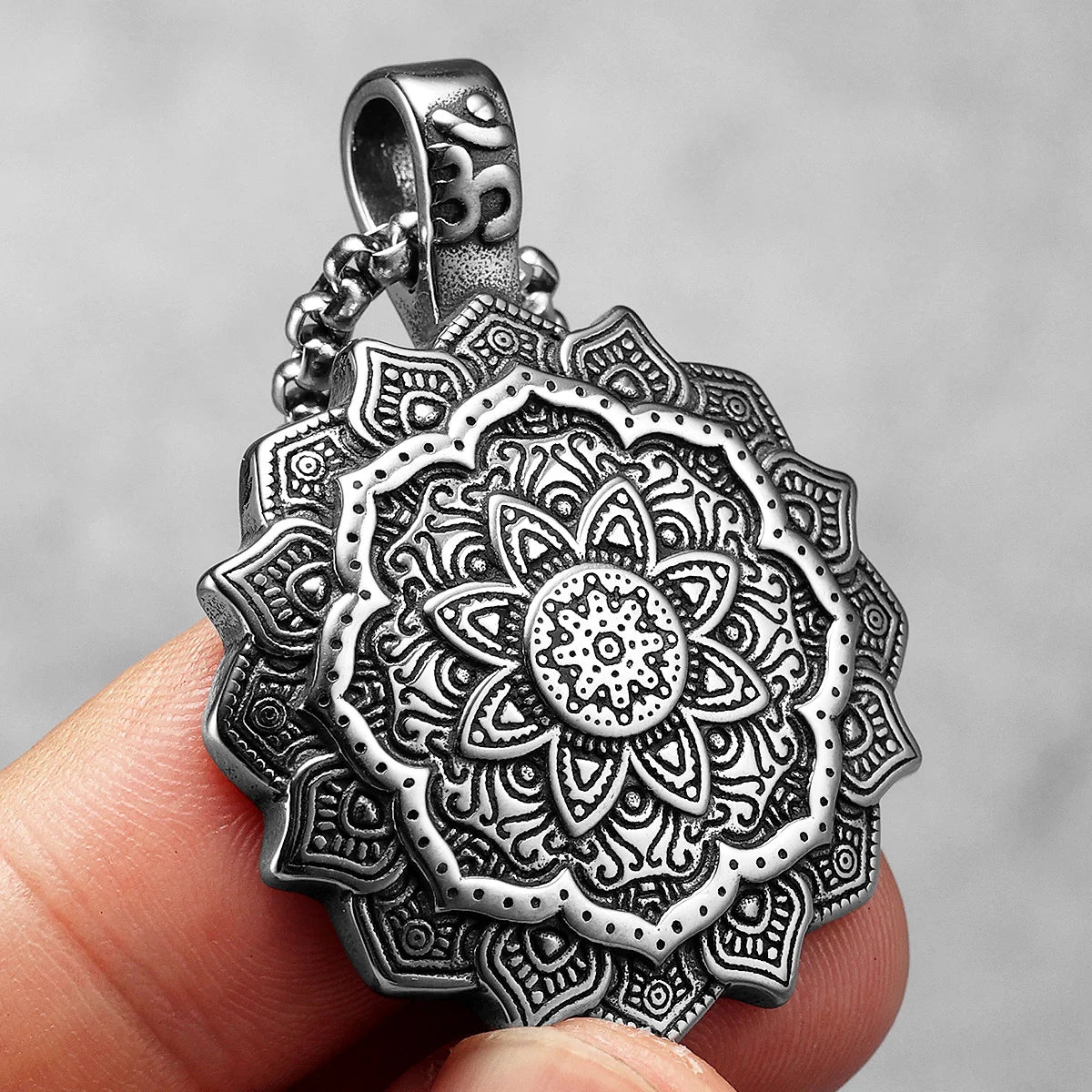 Lotusblüten-Mandala-Anhänger